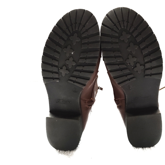 Used women's size 9, Forever brand, brown lace up/zip up, mid calf length boots. - Picture 3 of 4